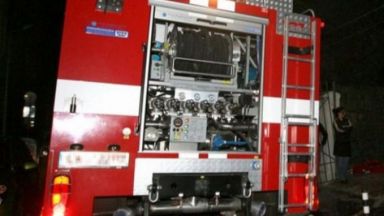 Цяла нощ 4 противопожарни екипа гасяха избухналия на територията на