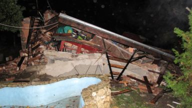 Експлозия разруши триетажна къща в Русе а собственикът й който
