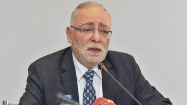 Близки и приятели ще се сбогуват с председателя на Българската