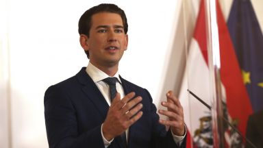 В пресконференция предавана по австрийската телевизия федералният канцлер Себастиан Курц