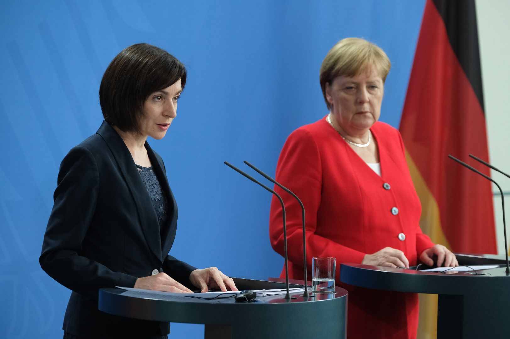 Проевропейски настроената Мая Санду на среща с канцлера Ангела Меркел в Берлин, 16 юли 2019 г., когато беше премиер на Молдова