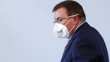 Бусове на полицията таксиметрови коли и частни линейки да помагат