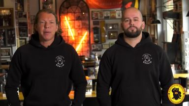 Легендарната берлинска бирария Ständige Vertretung включи канцлера Ангела Меркел финансовия