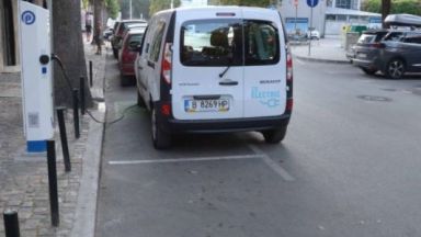 738 потребители са се възползвали от безплатните зарядни станции за