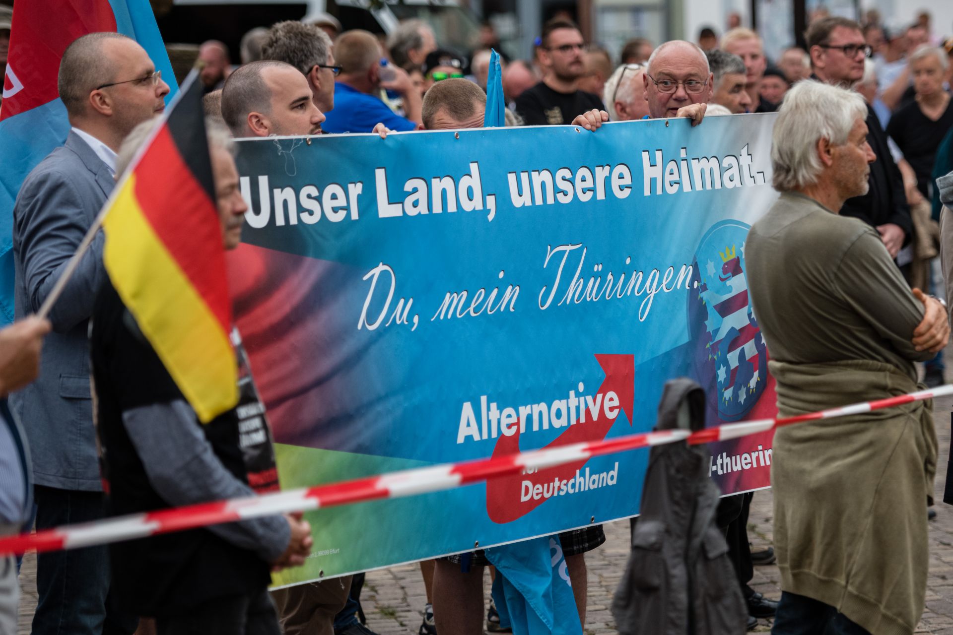 Ръководството на "Алтернатива за Германия" иска да утоли "жаждата за нормалност" в страната