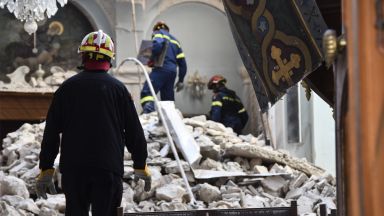 Общо 300 сгради на егейския остров Самос са обявени за