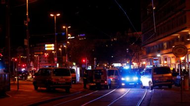 Австрийската полиция съобщи за няколко ранени при стрелба във Виена