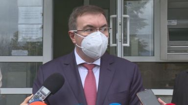 20 служители на Националния център по обществено здраве и анализи