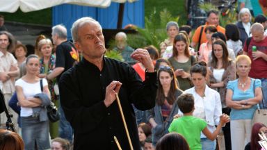 Маестро Пламен Джуров е очакван гост-диригент на Плевенската филхармония на 19 ноември