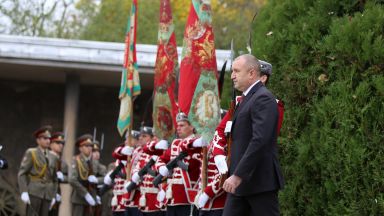 Президентът Радев почете загиналите военни на Архангелова задушница (снимки)