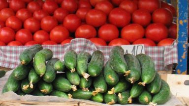 Драстична разлика с цените на доматите и краставиците в началото на декември