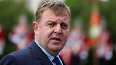 Вицепремиерът и министър на отбраната Красимир Каракачанов съобщи пред журналисти