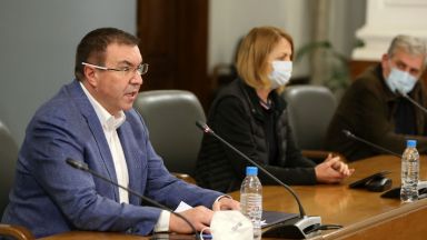 В деня в който правителството трябва да реши дали да