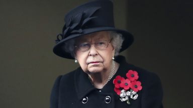Кралица Елизабет Втора реши как да бъдат облечени мъжете от семейството за погребението на принц Филип