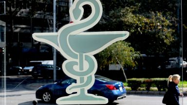 Българският фармацевтичен съюз подписа анекса за удължаване на срока на