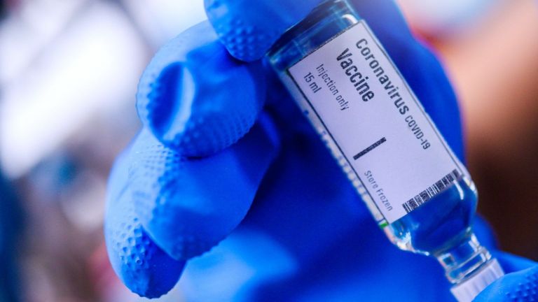 Разчитаме единствено ваксината да ни помогне и да ни даде