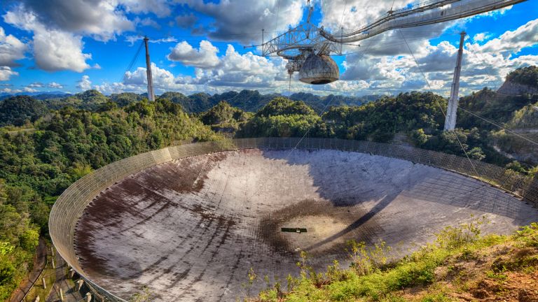 "Обсерваторията за извънземни" в Аресибо претърпя още щети