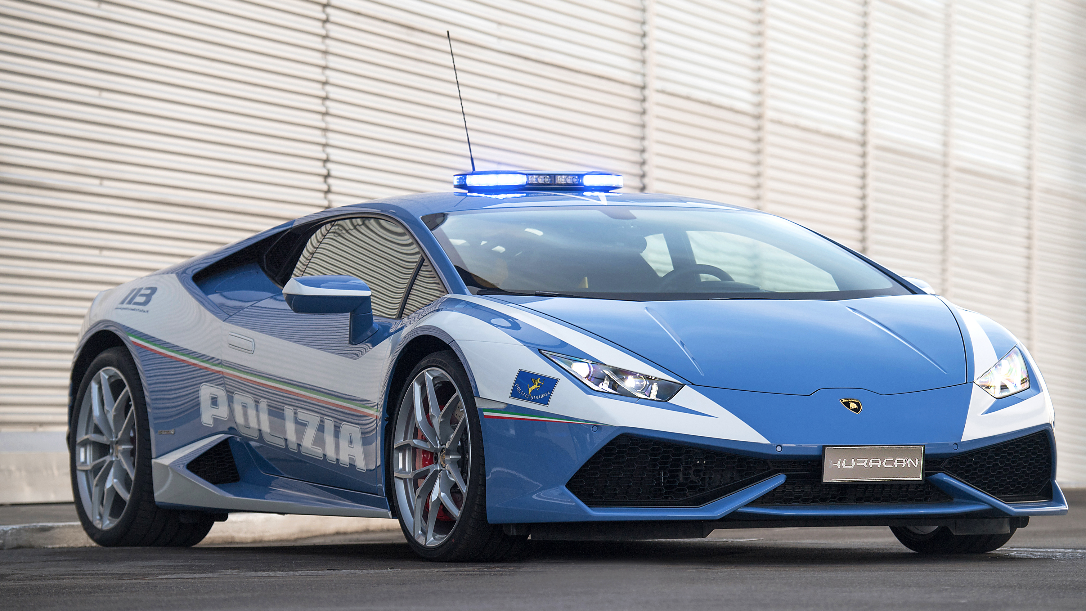 Полицейско Lamborghini спаси живот