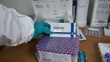 В три от поликлиниките във Варна ще бъдат открити т