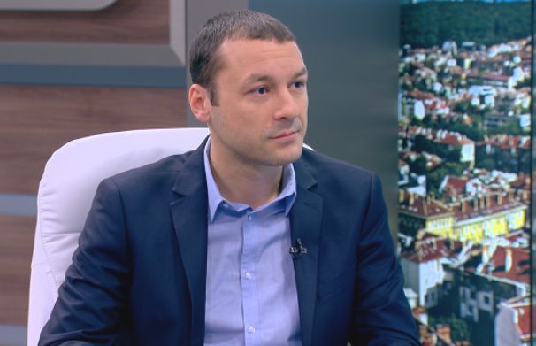 Петър Нанев проходи в професията като спортен репортер