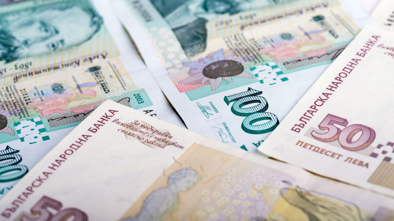 Нови банкови такси и предупреждение за прегряване на ипотечния и кредитния пазар 