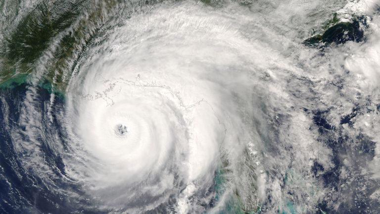 Стартъп твърди, че може да унищожава урагани в зародиш