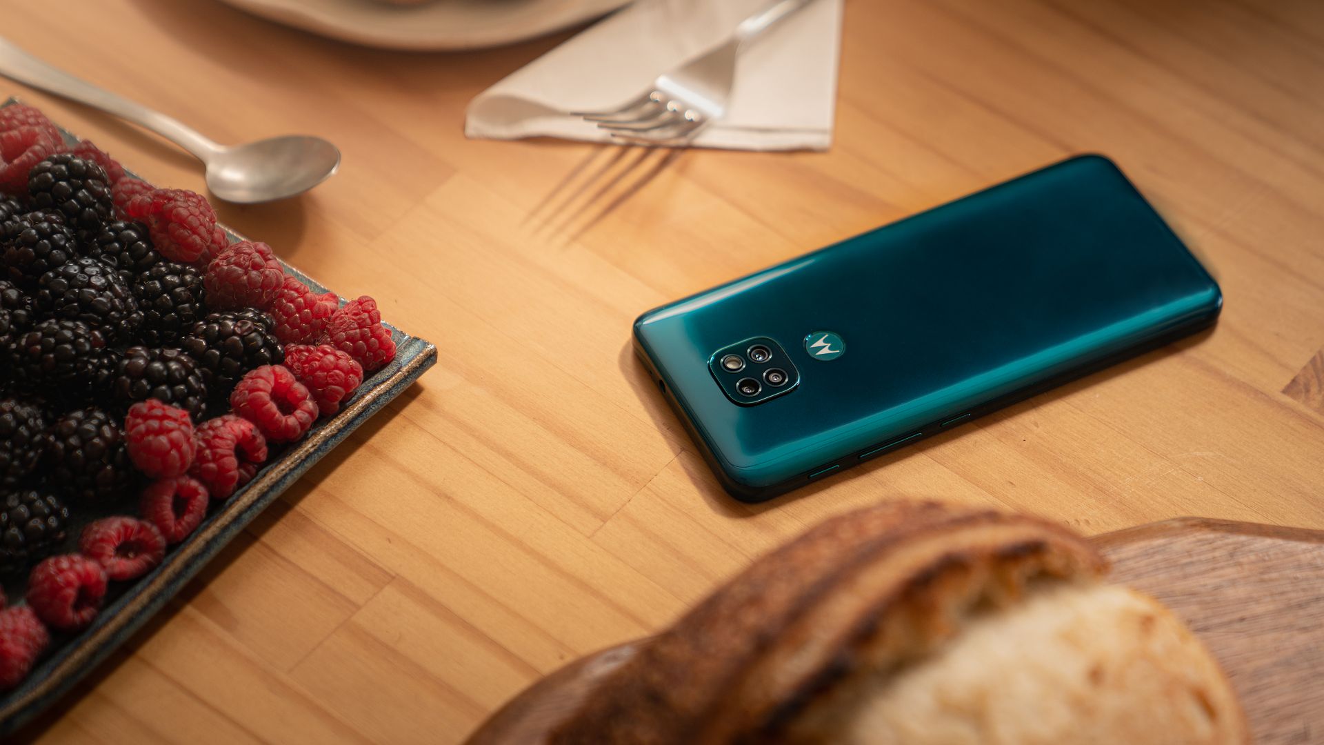 Защо Moto G9 play е един от най-изгодните смартфони за 2020 г.