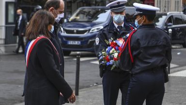 Франция почита жертвите на най кървавия терор в Париж преди пет