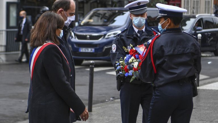 Франция почита жертвите на най-кървавия терор в Париж преди пет