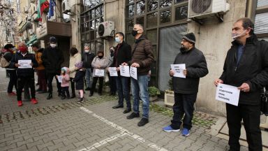 Трансплантирани и техните близки излязоха на протест пред здравното министерство