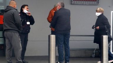 Здравият министър Костадин Ангелов подписва нова заповед С нея правителството