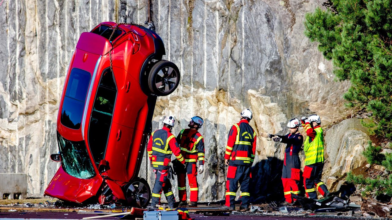Volvo проведе най-екстремния краш-тест в света