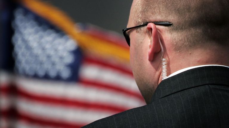 Десетки служители на Сикрет сървис, които имат за задача да