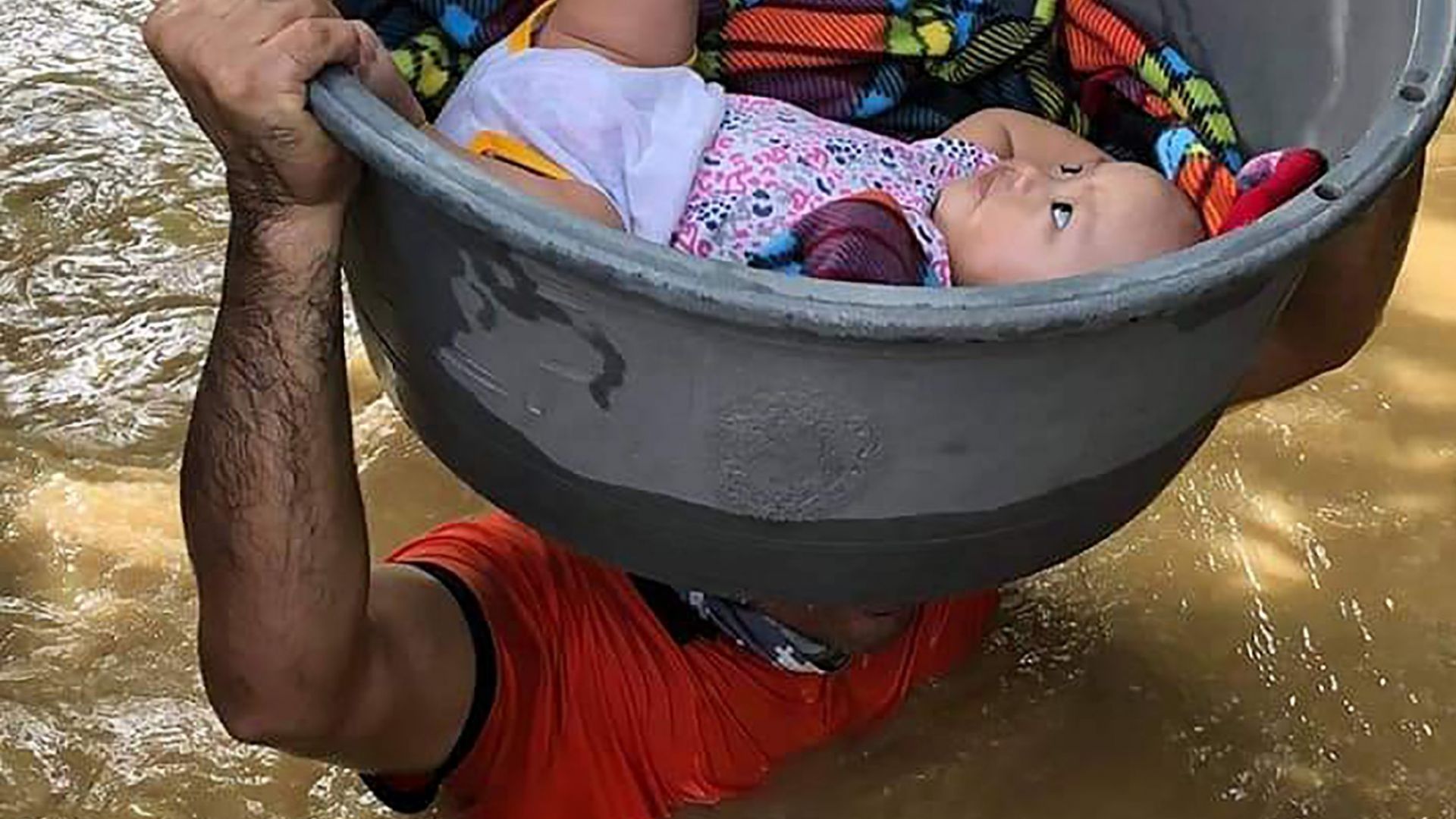 Най-смъртоносният тайфун, преминал през Филипините (снимки и видео)