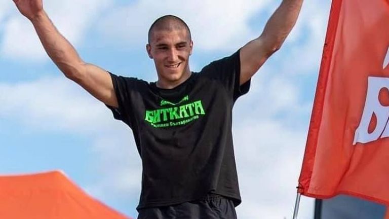 Намериха обесен самоковския борец Росен Бакрачев. 19-годишният млад мъж е