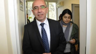 Шефът на Онкологията Стефан Константинов се оплака във фейсбук че