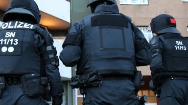 Полицията арестува трима заподозрени за зрелищния обир на музея в