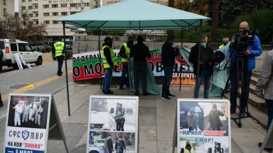 Най големият полицейски синдикат в МВР опъна палатка и подреди изложба