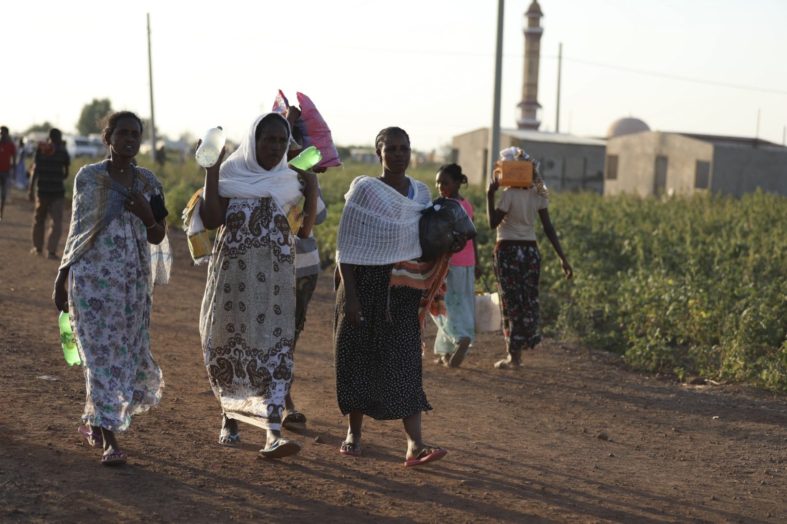 Етиопски бежанци напуснали района на Тигре се събират в източната част на Судан, 16 ноември