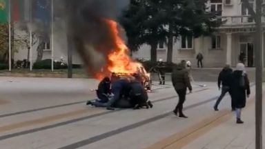 Репатриращият автомобил във Враца е предизвикал невижданата агресия при която