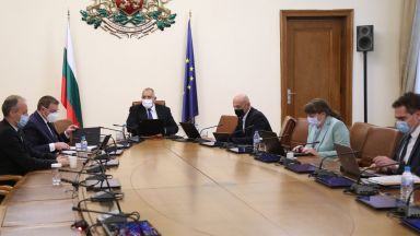 Дългоочакваното обсъждане на възможността за въвеждане на задължителни маски в