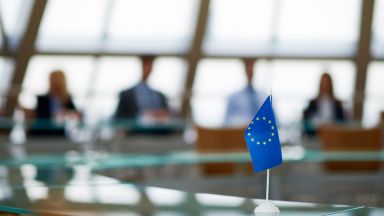 Заместник председателят на Европейската комисия Франс Тимерманс призна че Европейският съюз