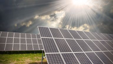 Малки и големи български компании инвестират в соларни системи