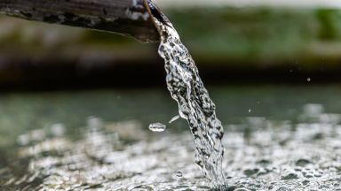 РЗИ поиска незабавно да спрат "лечебната" вода на зографницата до "Царевец": Опасна е за здравето