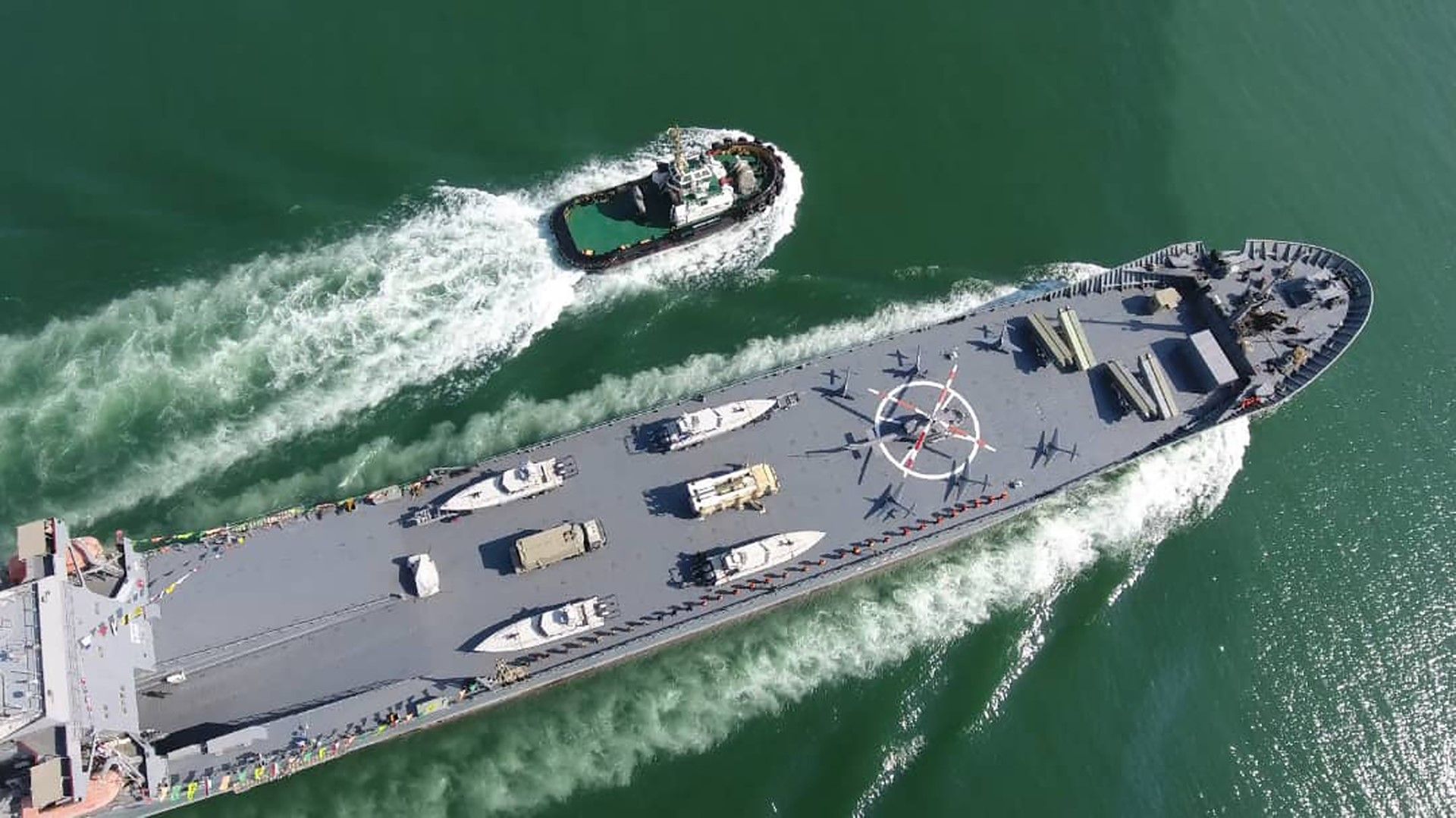 Новият боен кораб на иранския корпус на гвардейците може да "качи" хеликоптери и малки катери