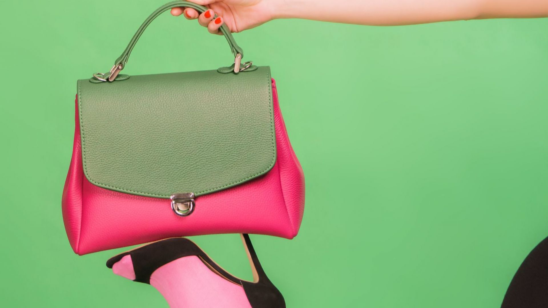 10 топ стрийт комбинации чанти + обувки от Черния петък на Fashion Days! 