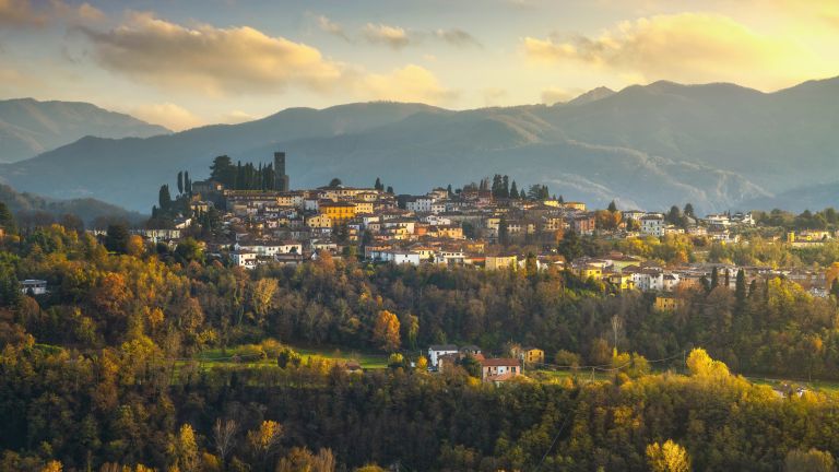 Редица опустяващи села в Италия вече предлагат изоставени къщи срещу