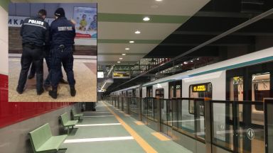 Двама задържани в метрото заради неспазване на мерките (видео)