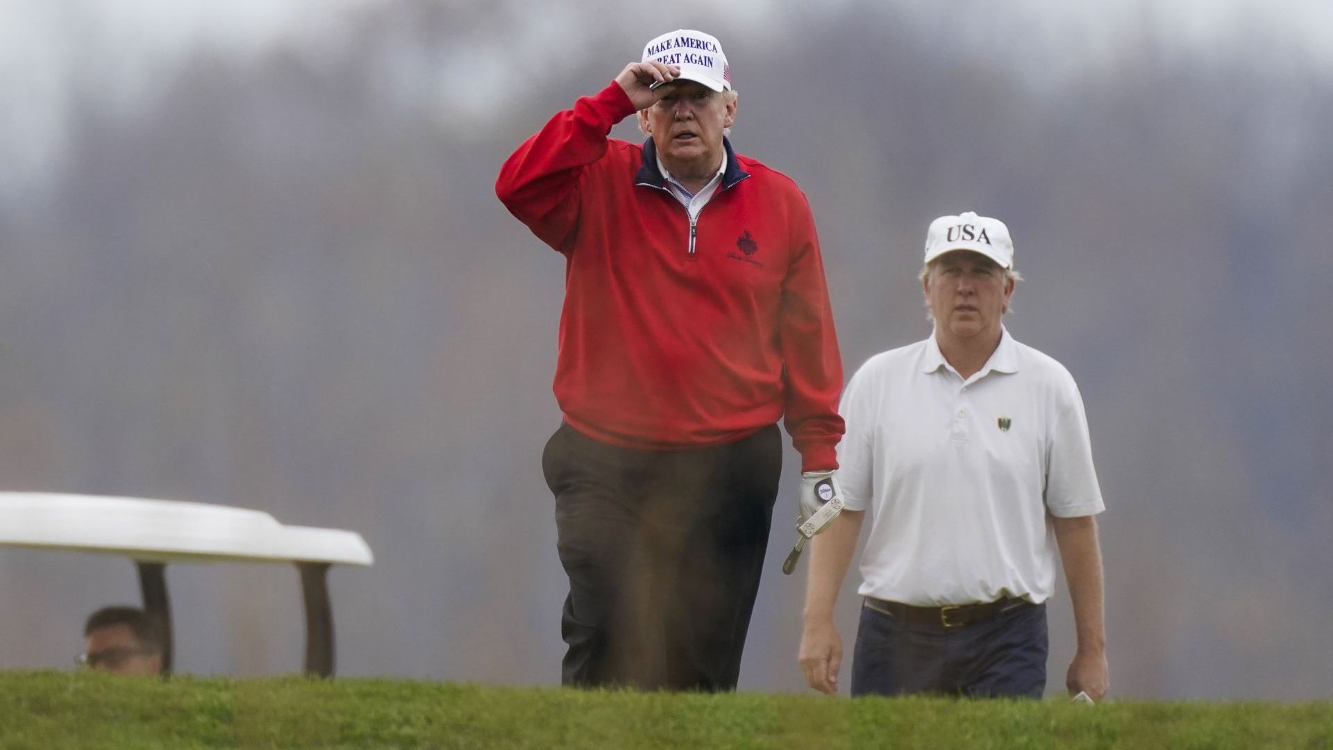 Доналд Тръмп се включи за кратко в срещата на върха на Г-20 и... отиде да играе голф