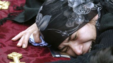 Когато починал бащата на Йоана Сакелараки фотографката живееща в Лондон